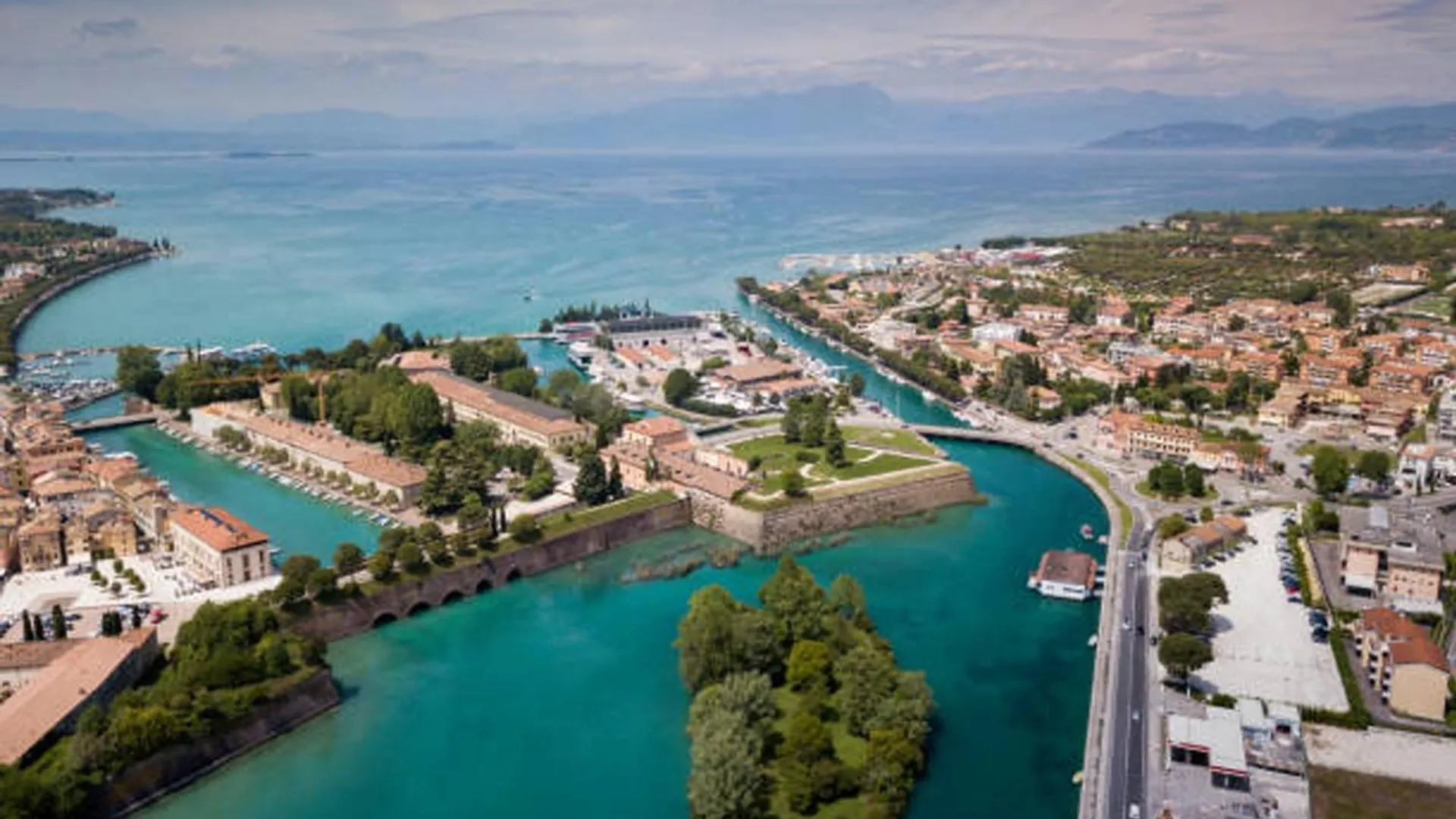 Kyoto Apartment - Eleganza Moderna Vicino Alle Meraviglie Del Garda Peschiera del Garda Italy